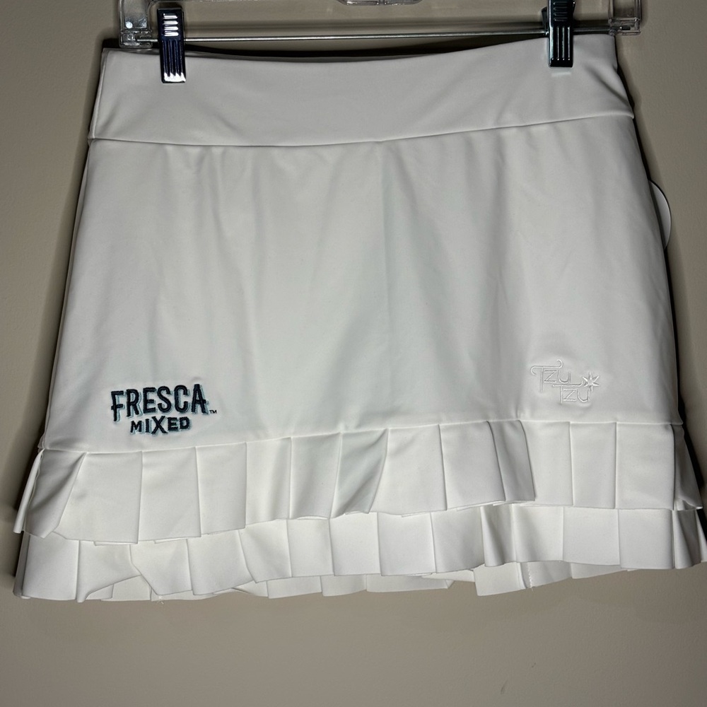 Tzu Tzu White Pleated Tennis Skort with Fresca Mixed Embroidery